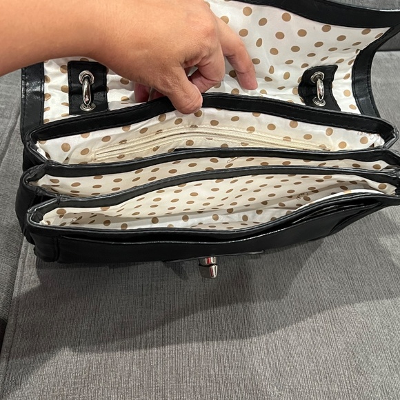 Vintage Coach Black Leather Shoulder Bag - Picture 9 of 13